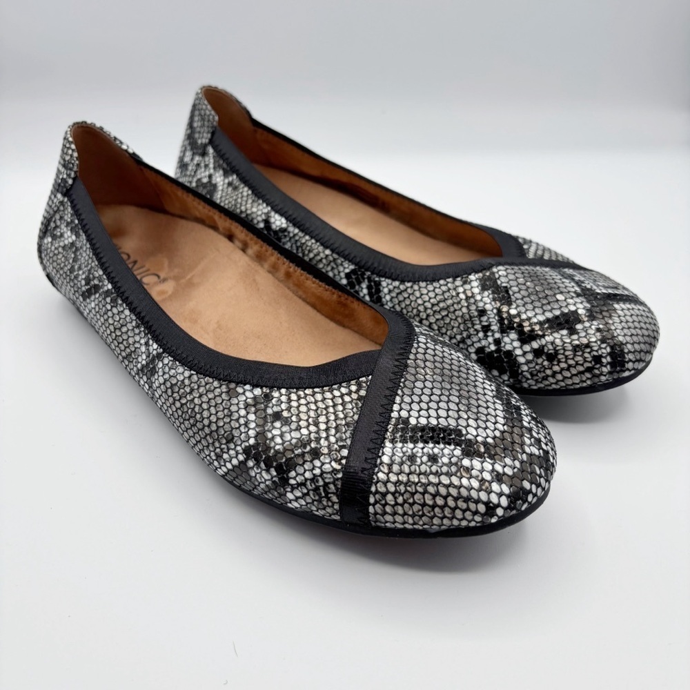 Vionic Snake Print Ballet Flats Sz 8